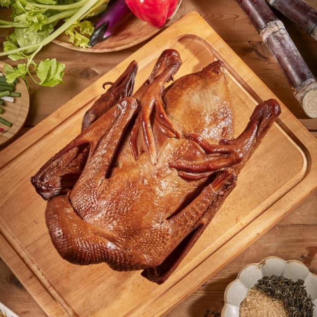 燻茶鵝(全隻) 2kg,養鵝人家